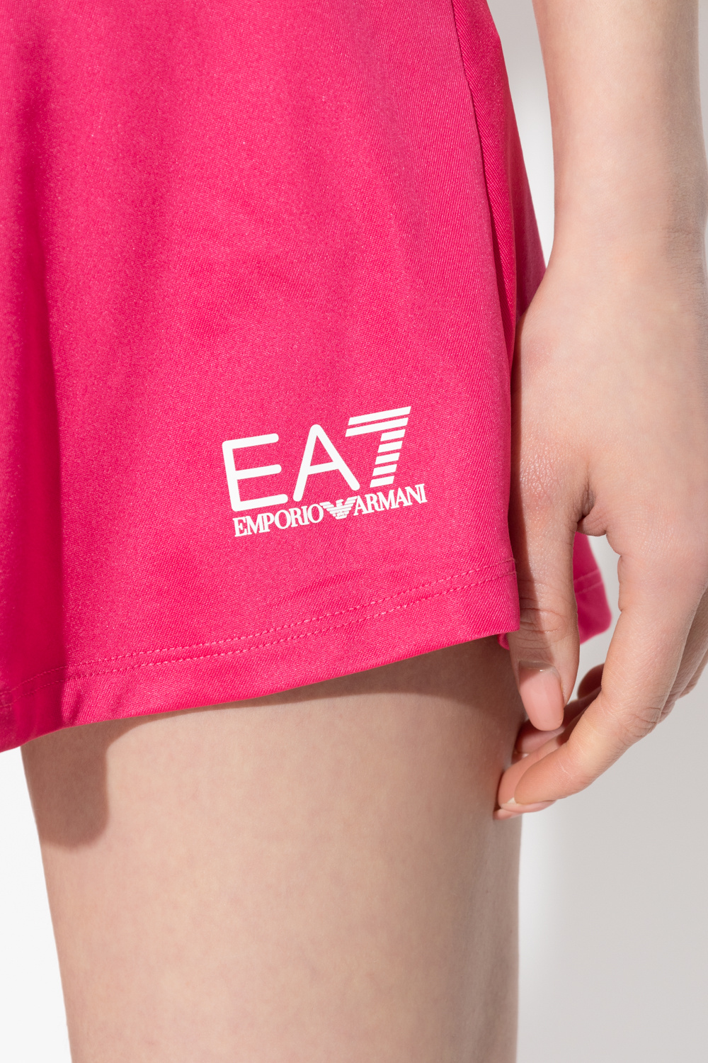 EMPORIO ARMANI★EA7★レッド＆ピンク ロゴ☆ショートパンツ EMPORIO ARMANI（ショートパンツ）のフリマアイテム一覧